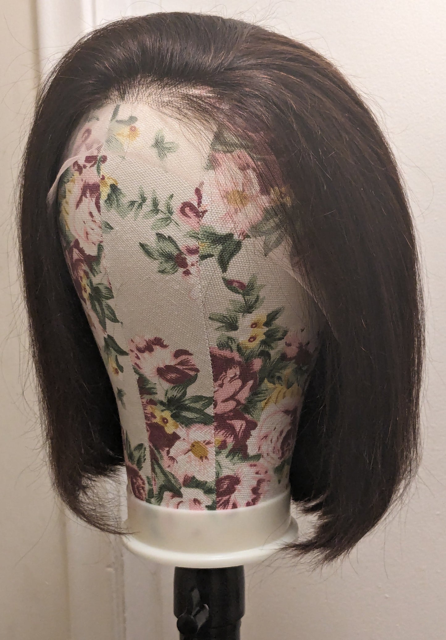 10 Inch. 13×4 Frontal Wig. Straight Bob Style.    100% Human Hair. COLOR: Natural Brown. 150% Density